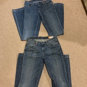 A bag of sz 6xl and long woman’s jeans.